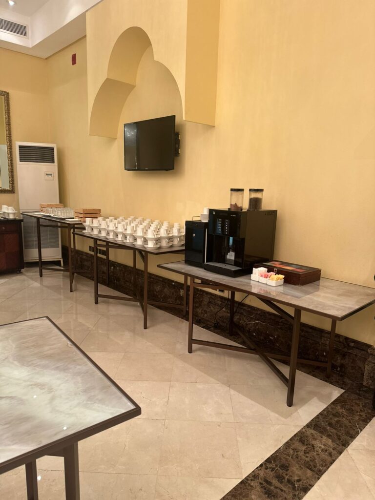 Banquet Tables to Shangri-La Hotel