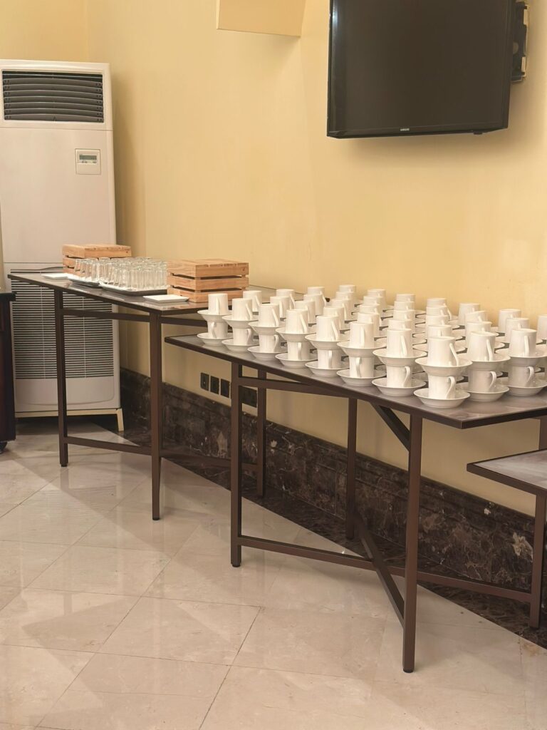 Banquet Tables to Shangri-La Hotel