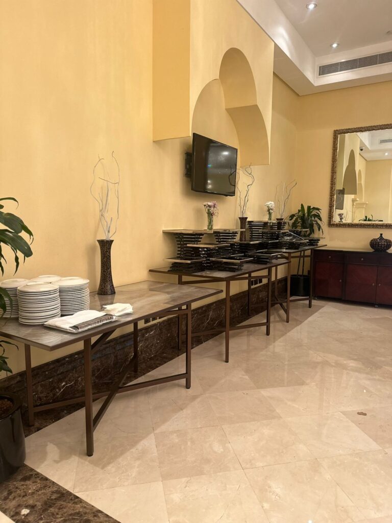 Banquet Tables to Shangri-La Hotel