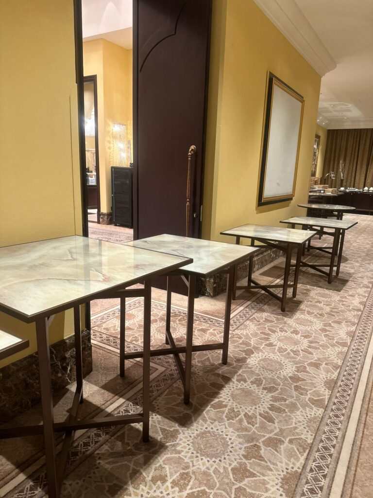 Banquet Tables to Shangri-La Hotel