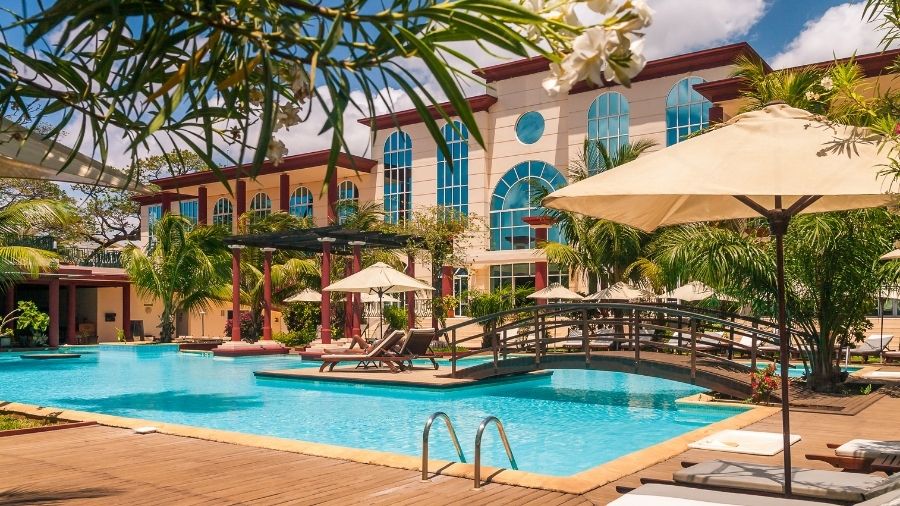 Top Hospitality Furniture Trends in UAE for 2025