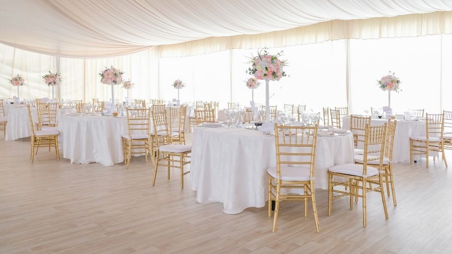 How to Order Banquet Chairs in Bulk from UAE Suppliers