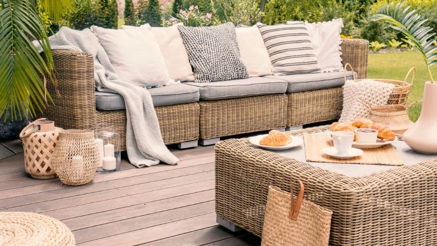 Aluminum vs. Teak Outdoor Furniture